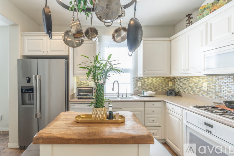 73 Alevera 3 Beds Single Family Home for Rent - Photo gallery 2