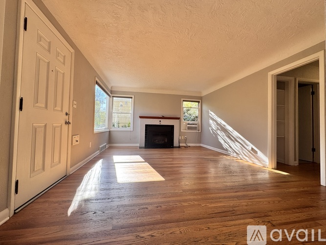 5401 Southeast Tolman Street 2 Beds Single Family Home for Rent - Photo gallery 2
