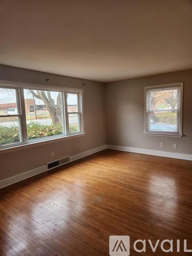 715 West College Avenue 3 Beds Single Family Home for Rent - Photo gallery 1