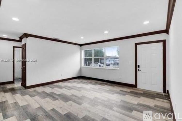 18011 NW 6th Ct 3 Beds Single Family Home for Rent - Photo gallery 4