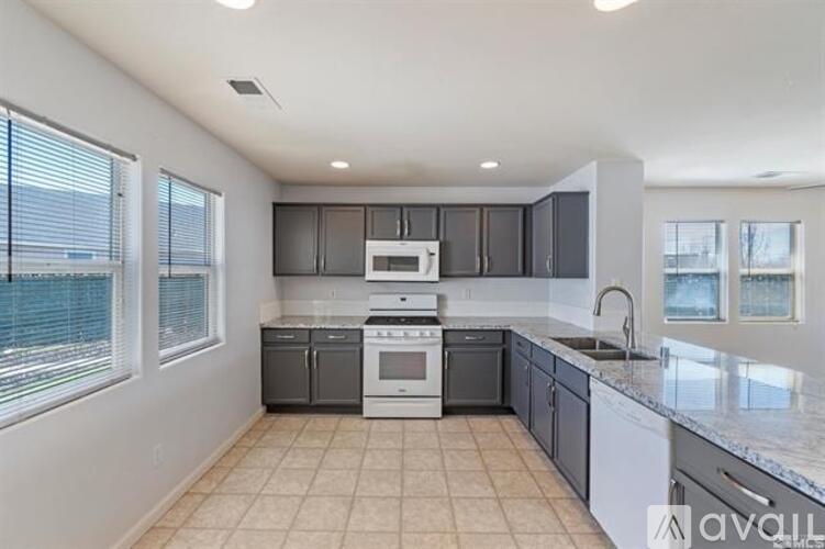1349 Scarlet Oak Dr 4 Beds Single Family Home for Rent - Photo gallery 4