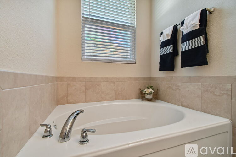 629 Melrose Abbey Lane 6 Beds Single Family Home for Rent - Photo gallery 4