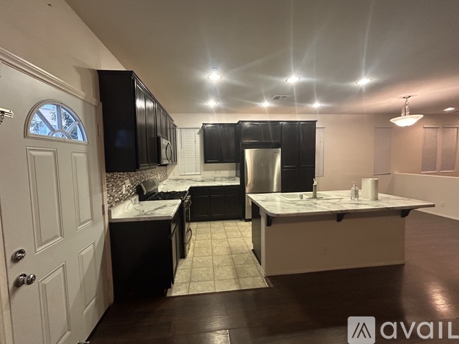 277 Bloomington Avenue 4 Beds Condo for Rent - Photo gallery 1
