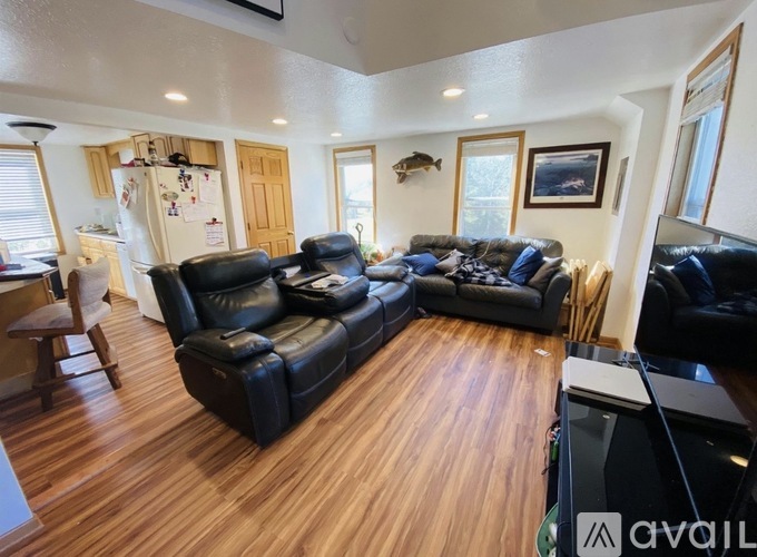 W1826 Main Street 3 Beds Single Family Home for Rent - Photo gallery 5