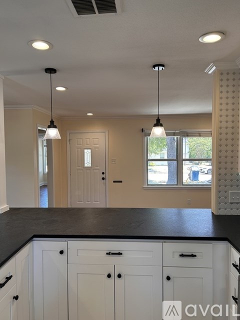 1110 Valley Vista Drive 3 Beds Apartment for Rent
