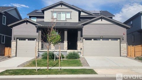 583 Winterfield St 4 Beds Apartment for Rent