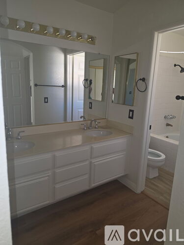 3190 Oakridge Dr 3 Beds Single Family Home for Rent - Photo gallery 1
