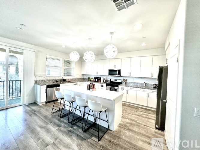 1590 West First Street 4 Beds Townhouse for Rent - Photo gallery 4