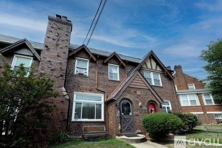 317 Ingraham Street Northwest 3 Beds Single Family Home for Rent - Photo gallery 2