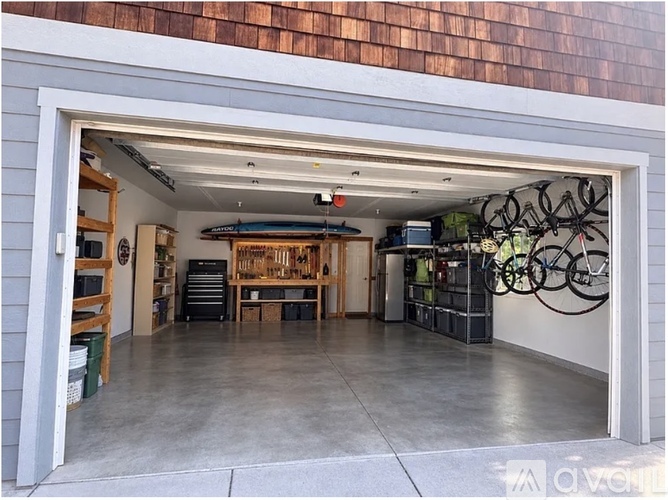 728 Aspen Grove Street 3 Beds Single Family Home for Rent - Photo gallery 2