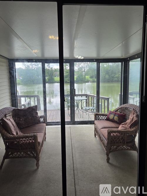 829 Applewood Lane 2 Beds Single Family Home for Rent - Photo gallery 2