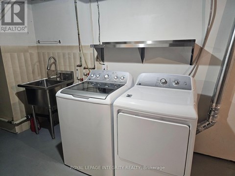 2150 LEMAY CRESCENT 4 Beds Apartment for Rent