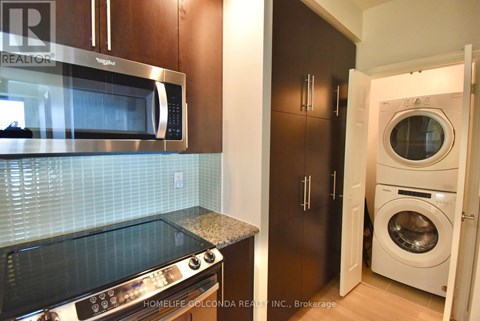 1667 - 23 COX BOULEVARD 3 Beds Apartment for Rent