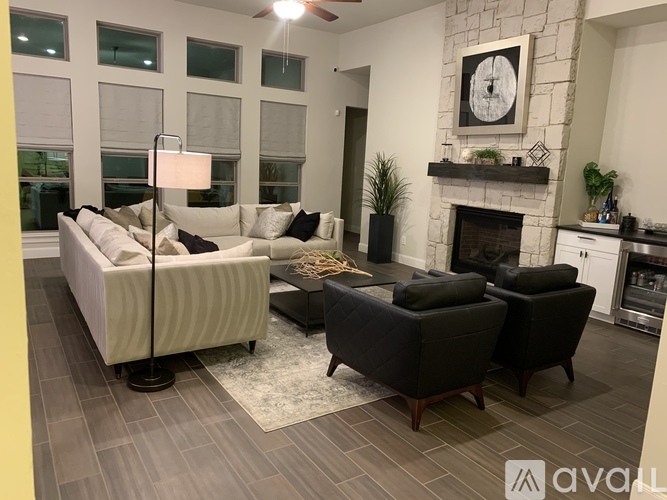 3703 Owl Creek 4 Beds Single Family Home for Rent - Photo gallery 4