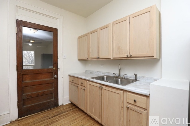 1916 S Sawyer Ave 1 Apartment for Rent - Photo gallery 2