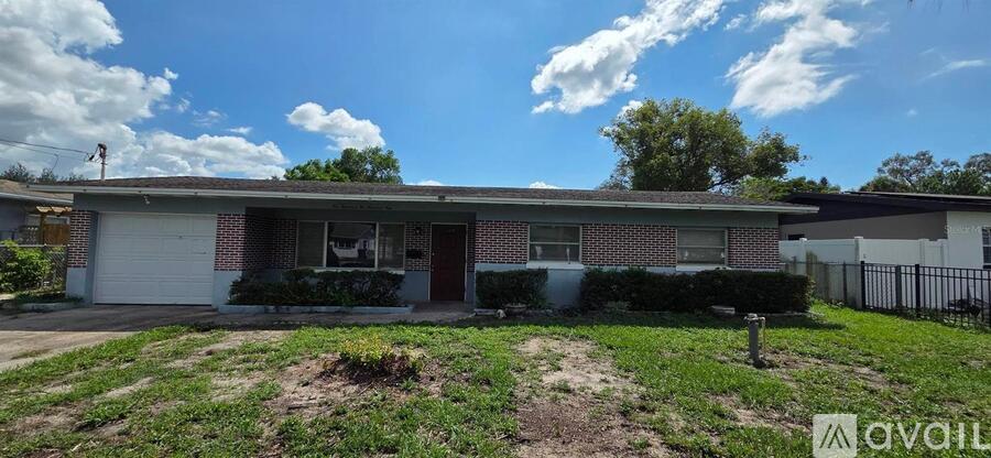 10209 North Valle Drive 4 Beds Single Family Home for Rent - Photo gallery 1