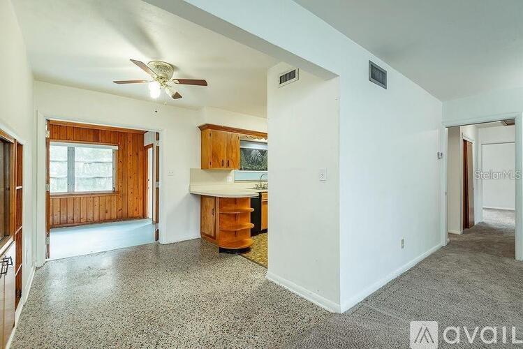 10209 North Valle Drive 4 Beds Single Family Home for Rent - Photo gallery 3