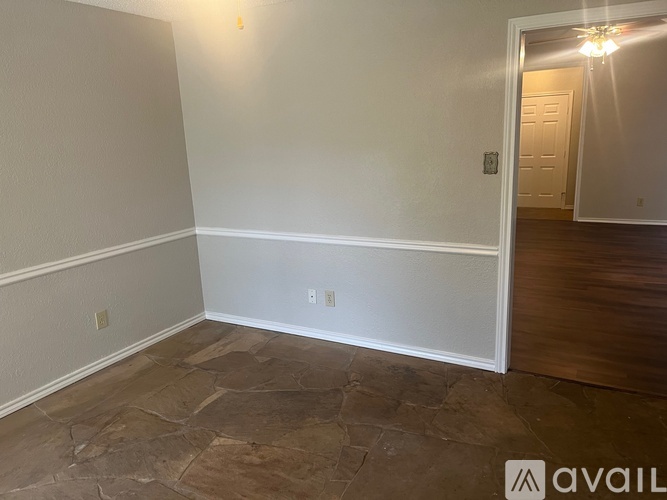2213 Oak Bluff Dr 3 Beds Single Family Home for Rent - Photo gallery 5