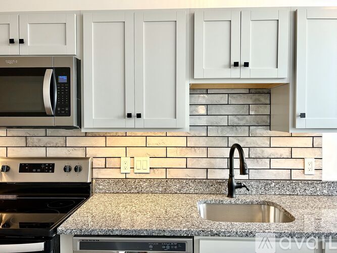 24 Beacon St 1 Apartment for Rent - Photo gallery 1