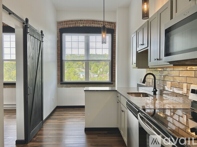 24 Beacon St 1 Apartment for Rent - Photo gallery 2