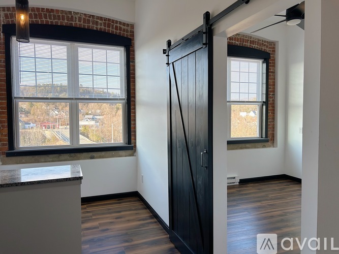 24 Beacon St 1 Apartment for Rent - Photo gallery 3