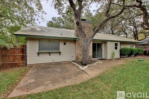 9425 Shady Oaks Drive 3 Beds Apartment for Rent