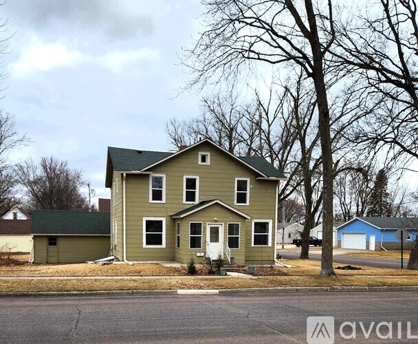 1406 11th St E 4 Beds Single Family Home for Rent - Photo gallery 1