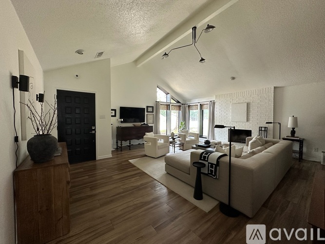 901 Parkway Place Drive 3 Beds Single Family Home for Rent - Photo gallery 4