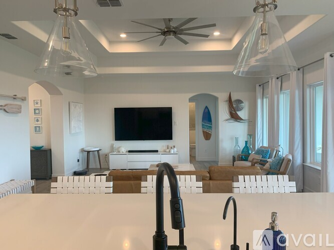 33 Valdarama Drive 2 Beds Single Family Home for Rent - Photo gallery 1