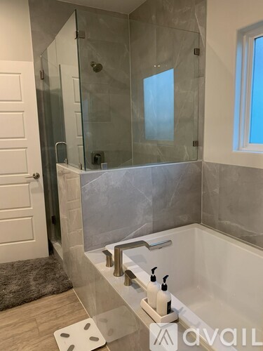 33 Valdarama Drive 2 Beds Single Family Home for Rent - Photo gallery 5