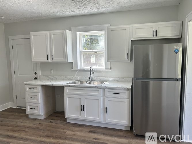 906 N Royal St 3 Beds Single Family Home for Rent - Photo gallery 2