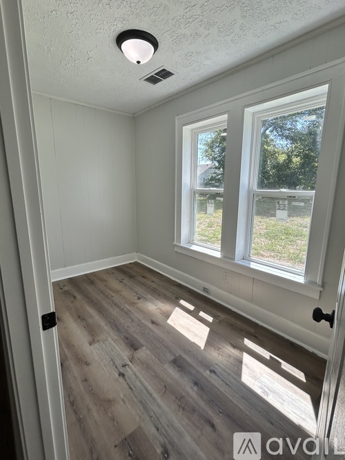 906 N Royal St 3 Beds Single Family Home for Rent - Photo gallery 3