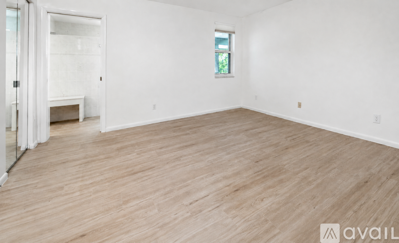 2294 Palmetto Road 3 Beds Single Family Home for Rent - Photo gallery 4