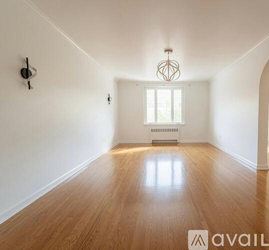 1080 Rhinelander Avenue 3 Beds Single Family Home for Rent - Photo gallery 3