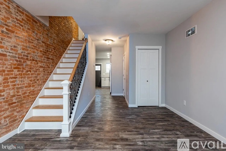 1922 West 6th Street 2 Beds Single Family Home for Rent - Photo gallery 2