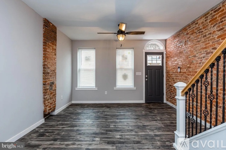 1922 West 6th Street 2 Beds Single Family Home for Rent - Photo gallery 3