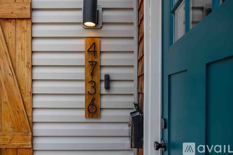 4736 North Raleigh Street 1 Single Family Home for Rent - Photo gallery 4
