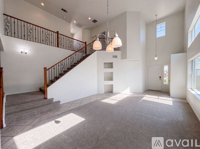 1215 E Frances Ln 3 Beds Single Family Home for Rent - Photo gallery 3
