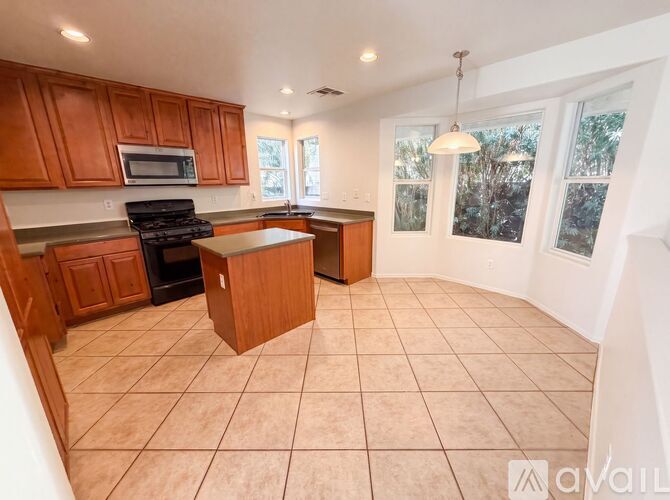 1215 E Frances Ln 3 Beds Single Family Home for Rent - Photo gallery 5