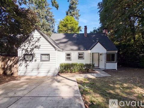 606 Ash St Lake 3 Beds Apartment for Rent