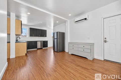528 Charles St 3 Beds Apartment for Rent