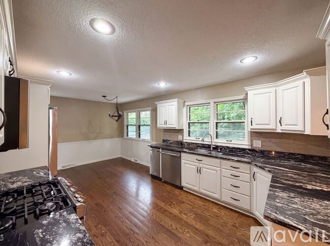 4322 NW Briarcliff Ln 4 Beds Single Family Home for Rent - Photo gallery 3