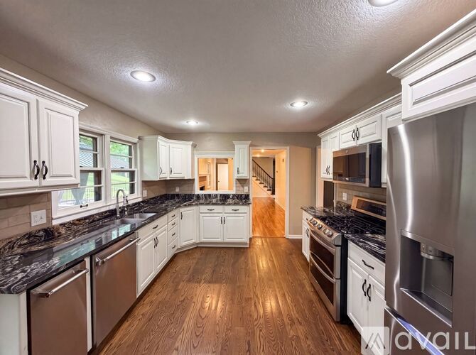 4322 NW Briarcliff Ln 4 Beds Single Family Home for Rent - Photo gallery 4