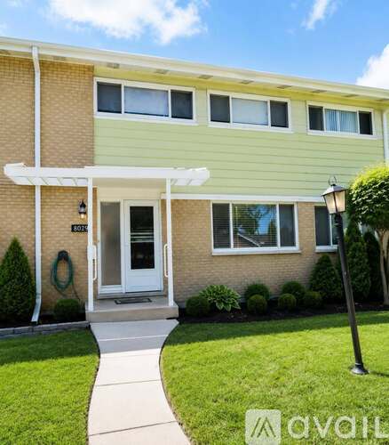 8029 W Lyons St 3 Beds Apartment for Rent - Photo gallery 2