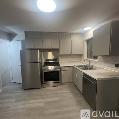 8029 W Lyons St 3 Beds Apartment for Rent - Photo gallery 5