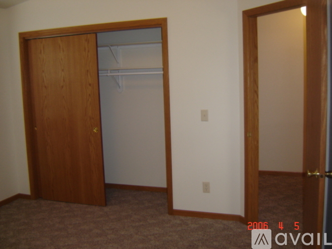 521 Kozarek Dr 2 Beds Apartment for Rent - Photo gallery 2