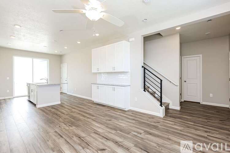 461 E Kanab Creek Dr 3 Beds Single Family Home for Rent - Photo gallery 2