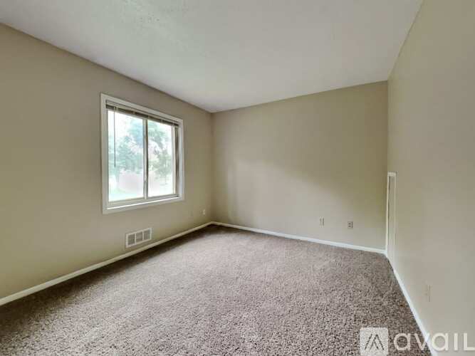 10274 Orleans Ln N 4 Beds Single Family Home for Rent - Photo gallery 5