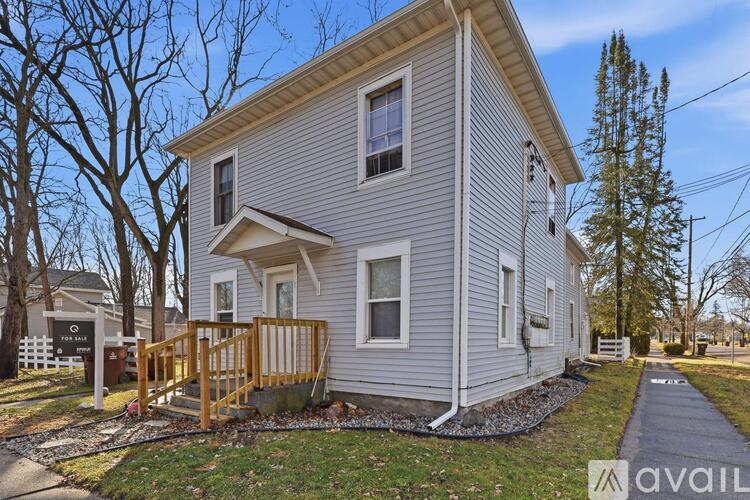719 North Clinton Avenue 1 Apartment for Rent - Photo gallery 2