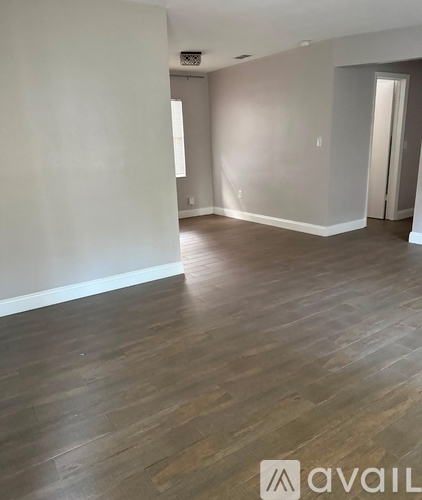 611 South Mills Avenue 2 Beds Apartment for Rent - Photo gallery 2
